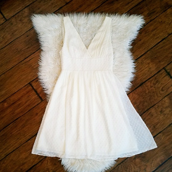 J. Crew Dresses & Skirts - J.CREW Marlowe Dress in Swiss Dot Cream White